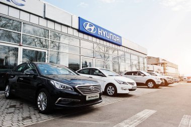 Kiev, Ukrayna - 22 Mart 2017: Yeni Hyundai Accent, Sonata, Tucs