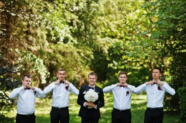 Dört en iyi ile moda damat Papyonlar açık mans. 