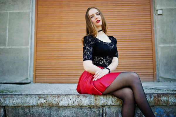 Portrait of girl with black choker necklace on her neck and red — Stock Photo, Image