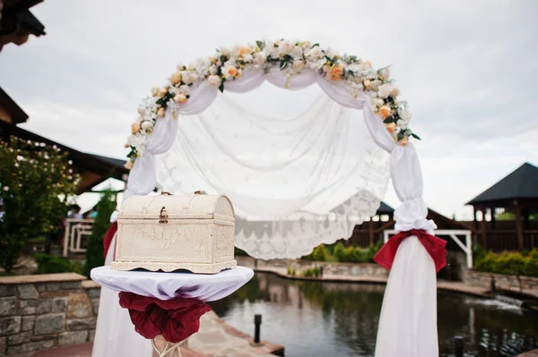 Decor wedding arch at ceremony outdoor. — Stock Photo, Image