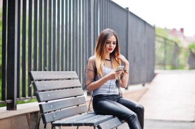 Bak beyaz gömlek, Siyah şeffaf kıyafetler moda kadın