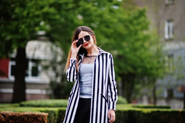 Fashionable woman look with black and white striped suit jacket, — Stock Photo, Image