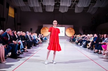 Ternopil, Ukrayna - 12 Mayıs 2017: Giyim Eşyası moda modelleri