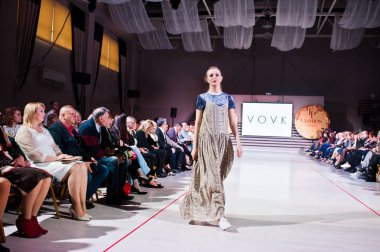 Ternopil, Ukrayna - 12 Mayıs 2017: Giyim Eşyası moda modelleri