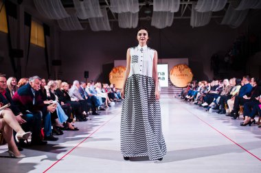 Ternopil, Ukrayna - 12 Mayıs 2017: Giyim Eşyası moda modelleri