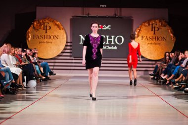 Ternopil, Ukrayna - 12 Mayıs 2017: Giyim Eşyası moda modelleri