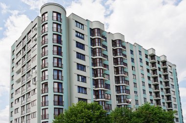 Yeni modern turkuaz çok katlı konut buildin balkon