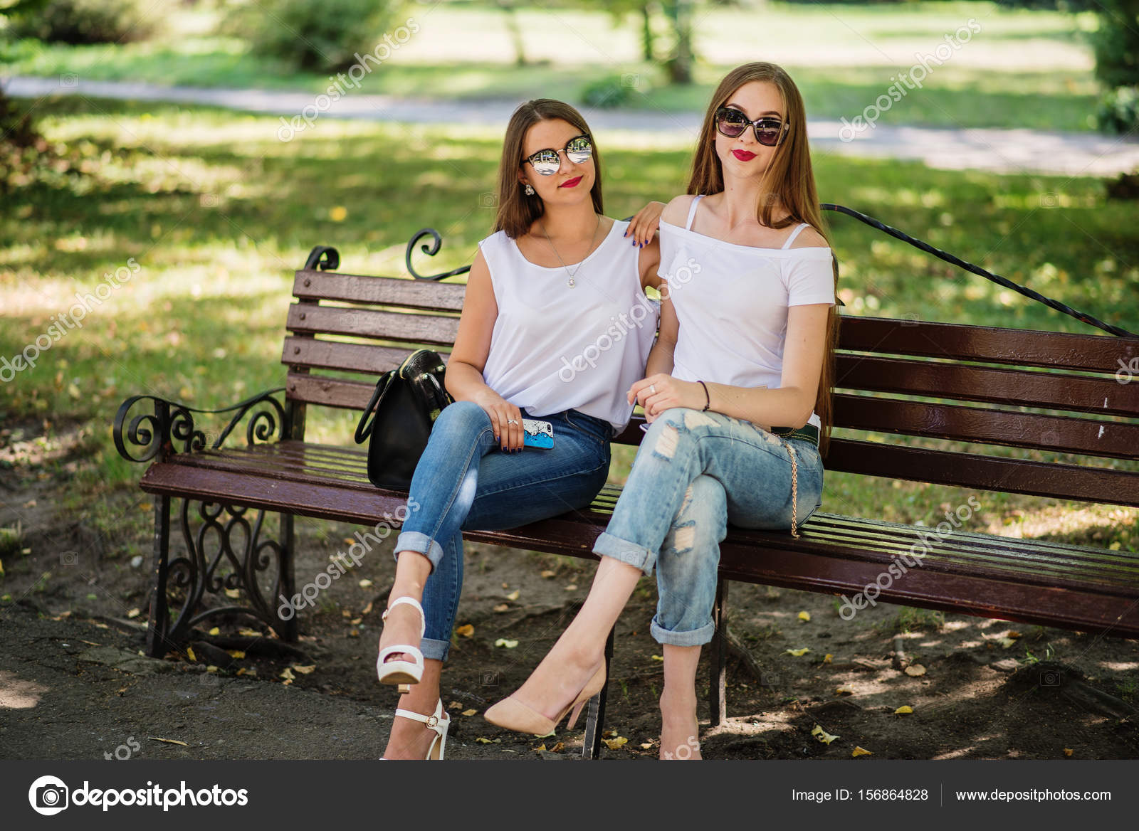 Auf Der Bank Sitzen Auf Der Bank Sitzen
