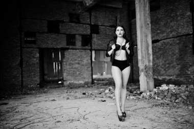 Esmer artı boyutu seksi kadın, siyah deri ceket, adlı aşınma lac