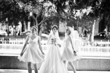 Bir çeşme TH yanında poz nedime ile güzel gelin