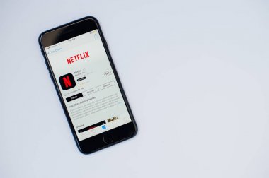 Kiev, Ukrayna - Temmuz 11,2017: Apple iphone 7 Netflix harmoni ile