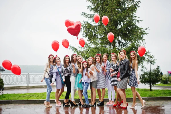 Eleven amazingly-looking braidsmaids with stunning bride posing — Stock Photo, Image