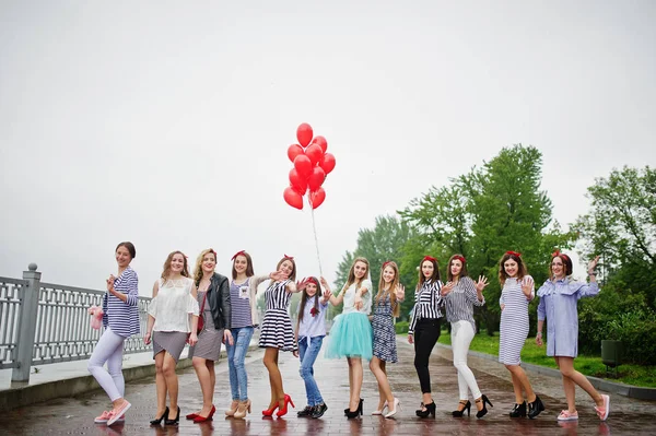 Eleven amazingly-looking braidsmaids with stunning bride posing — Stock Photo, Image