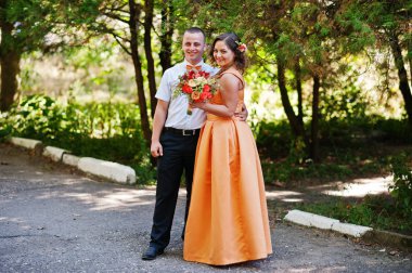 Muhteşem nedime sağdıç parkta Çar ile poz