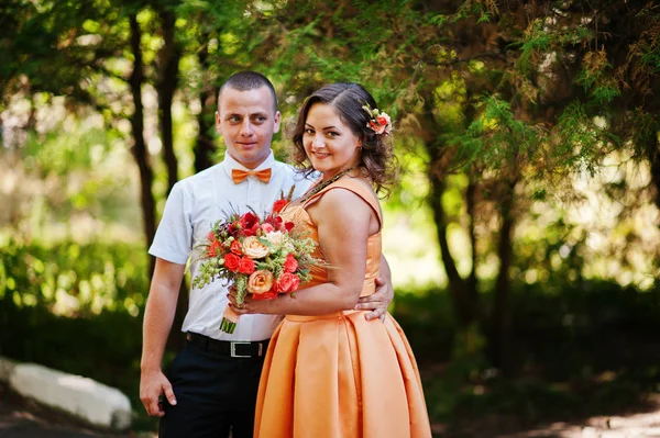 Muhteşem nedime sağdıç parkta Çar ile poz