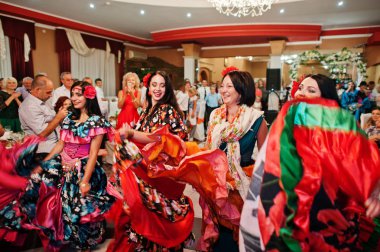 Zalishchyky, Ukrayna - 28 Ağustos 2016: çingene dans ve singi