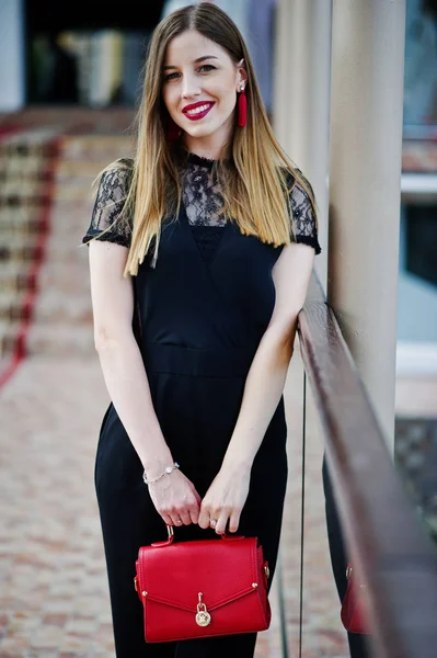 Portrait of a stunning young woman in pretty evening gown posing — Stock Photo, Image