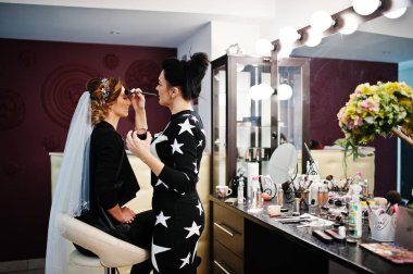 Güzel gelin saçları ve makyaj güzellik sal bitmiş olması