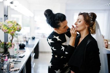 Güzel gelin saçları ve makyaj güzellik sal bitmiş olması