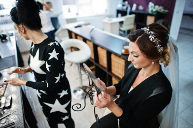 Güzel gelin saçları ve makyaj güzellik sal bitmiş olması