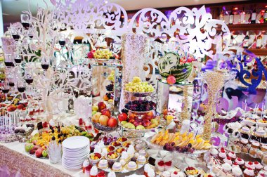 Lezzetli ve besleyici yemekleri düğün Ziyafet üzerinde.