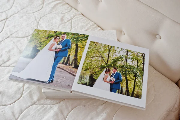 Pages of wedding photobook or wedding album on white background. — Stock Photo, Image