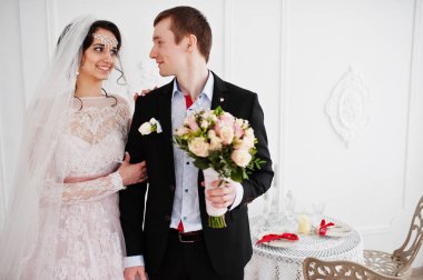 Harika Düğün çifti büyük WHI birbirlerinin şirket zevk