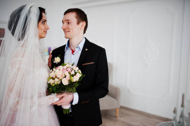 Harika Düğün çifti büyük WHI birbirlerinin şirket zevk