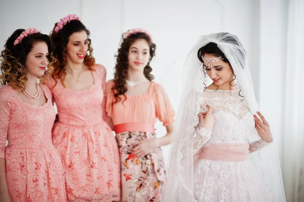 Harika gelin gelinlik yararlı güzel brid ile poz