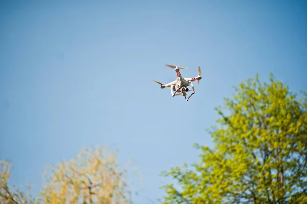 Hai, Ukraine - 10 août 2017 : photo d'un drone volant dans le s — Photo