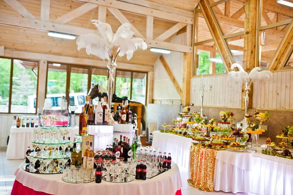 Hai, Ukrayna - 10 Ağustos 2017: Alkollü içecekler çok çeşitli bir