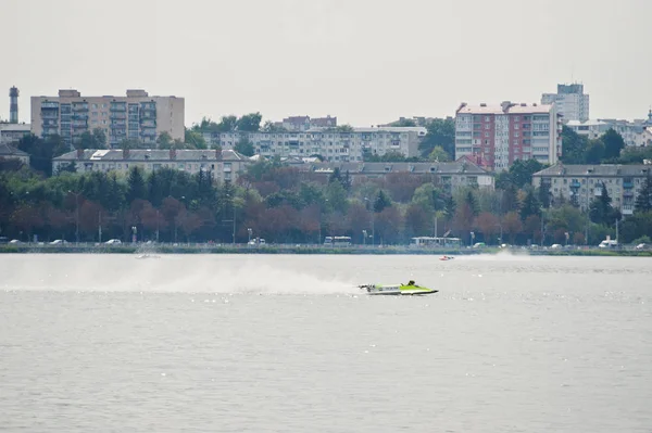Ternopil, Ukrayna - 26 Ağustos 2017: Dünya Şampiyonası Powerboa