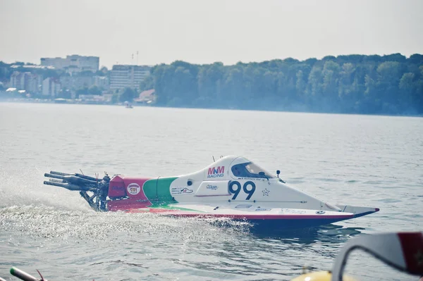 Ternopil, Ukrayna - 26 Ağustos 2017: Dünya Şampiyonası Powerboa