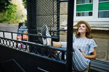 Dikey çizgili genel c defada muhteşem bir model