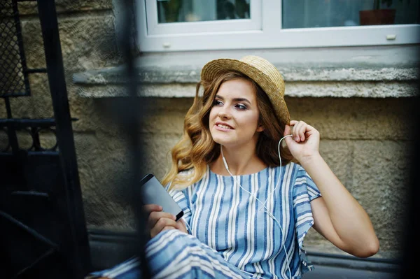 Dikey çizgili genel c defada muhteşem bir model