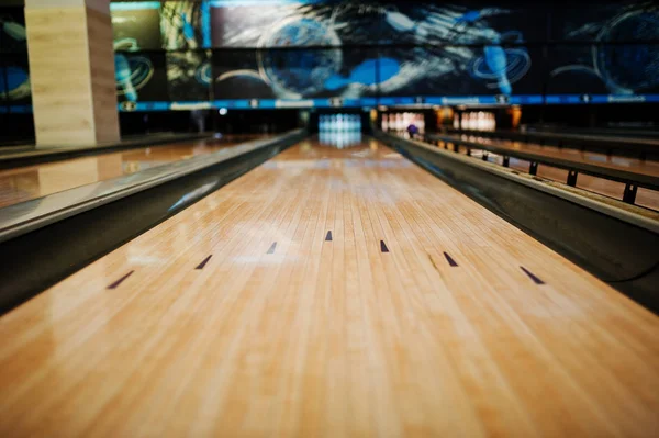 Detailní záběr z uličky v bowling Clubu. — Stock fotografie