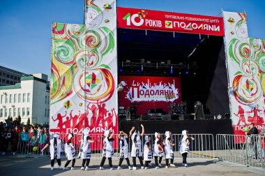 Ternopil, Ukrayna - 1 Ekim 2017: Modern dans çocuklar Podoly