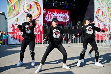 Ternopil, Ukrayna - 1 Ekim 2017: Modern dans çocuklar Podoly