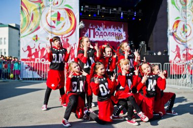 Ternopil, Ukrayna - 1 Ekim 2017: Modern dans çocuklar Podoly