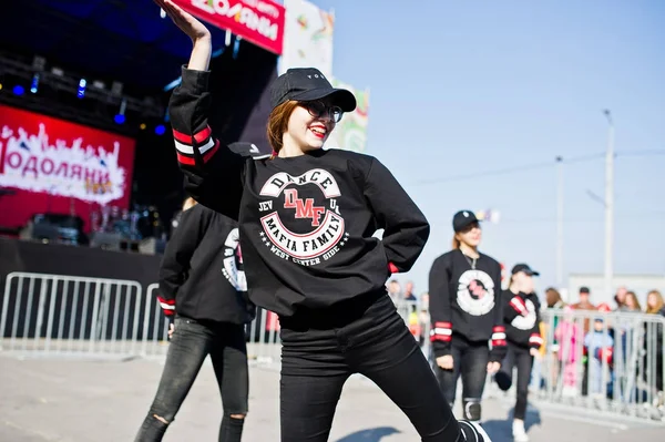 Ternopil, Ukrayna - 1 Ekim 2017: Modern dans çocuklar Podoly