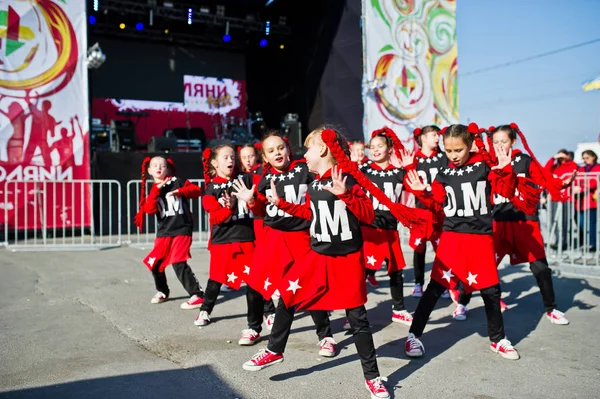 Ternopil, Ukrayna - 1 Ekim 2017: Modern dans çocuklar Podoly