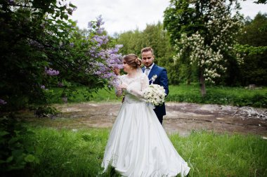 Birbirlerinin şirket zevk çarpıcı Düğün çifti wi park