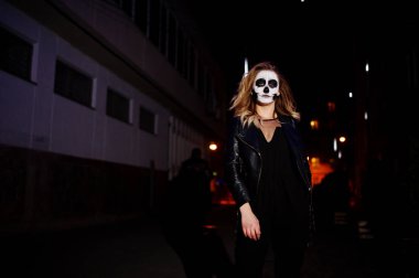 Cadılar Bayramı kafatası makyaj kız giyim siyah gece CI sokak