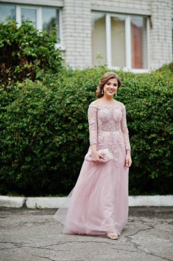 Zarif elbise o poz güzel ve nazik bir kız portresi