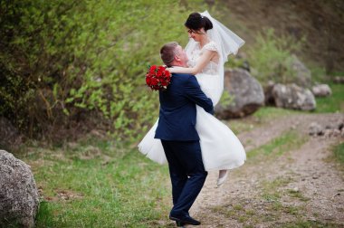 Holding ve iplik gelini bir yere ben yakışıklı damat