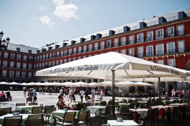 Madrid, İspanya - 24 Ağustos, 2017: binalarda Madrid sokaklarında,.
