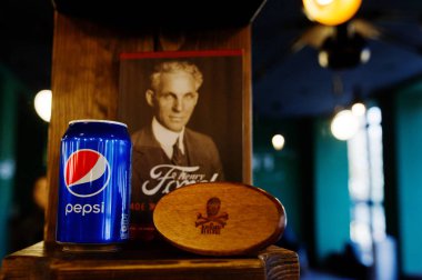 Hai, Ukrayna - 08 Kasım, 2017: küçük Pepsi olabilir t üzerinde duran