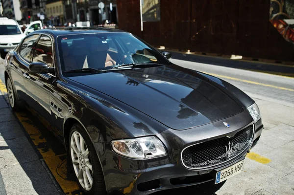 Madrid, Espanha - 24 de agosto de 2017: Maserati Quattroporte preto em — Fotografia de Stock