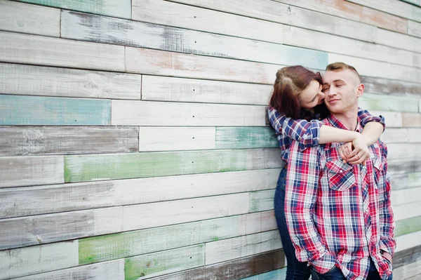 Elegante pareja llevar en camisa a cuadros en el amor juntos . —  Fotos de Stock