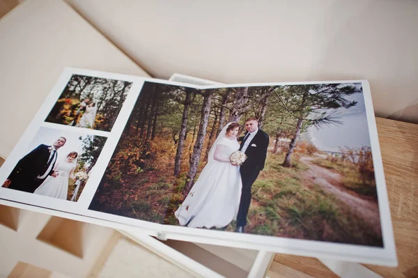 Open pages of wedding book or album. — Stock Photo, Image